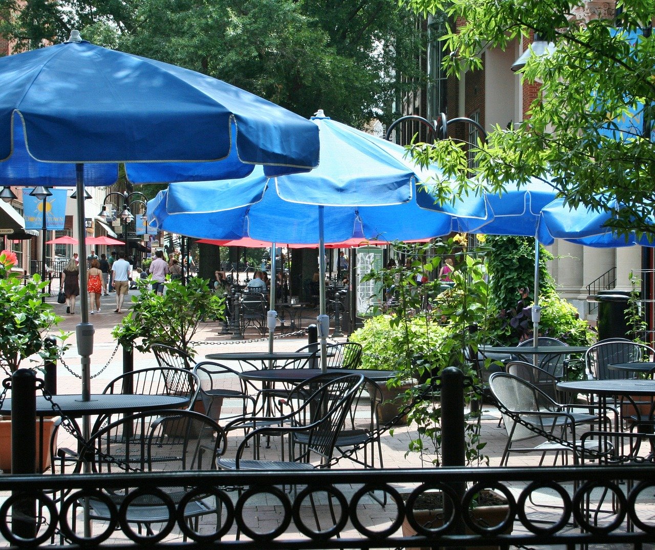 Outside seating restaurants best sale